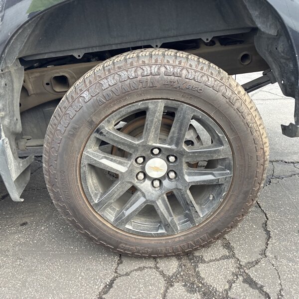 2022 Chevrolet Silverado 1500 Custom   - Photo 10 - Sherman Oaks, CA 91423