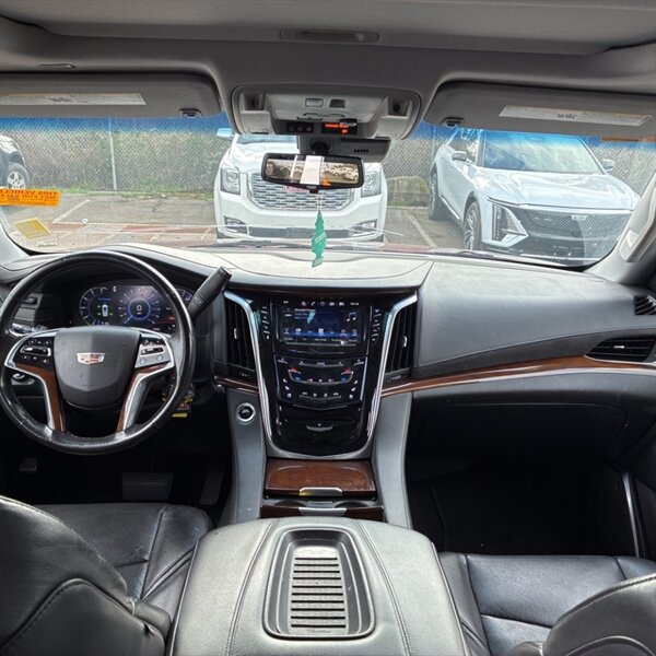 2020 Cadillac Escalade Luxury   - Photo 26 - Sherman Oaks, CA 91423