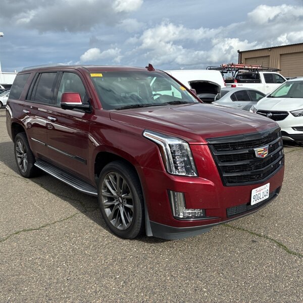 2020 Cadillac Escalade Luxury   - Photo 1 - Sherman Oaks, CA 91423