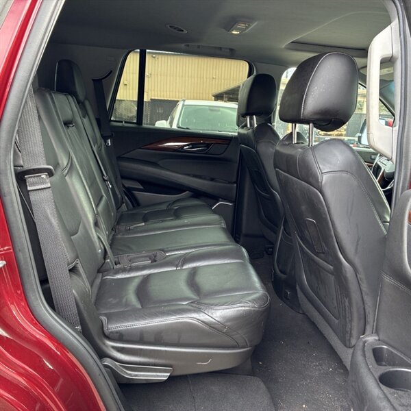 2020 Cadillac Escalade Luxury   - Photo 18 - Sherman Oaks, CA 91423