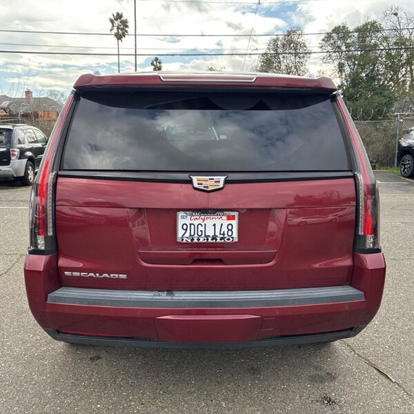 2020 Cadillac Escalade Luxury   - Photo 9 - Sherman Oaks, CA 91423