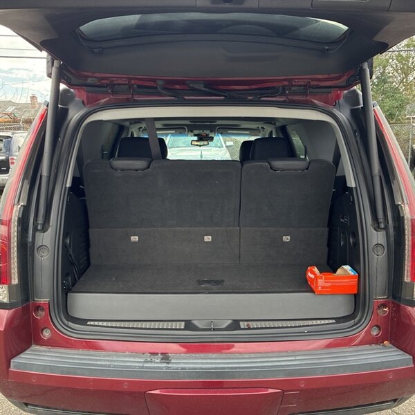 2020 Cadillac Escalade Luxury   - Photo 11 - Sherman Oaks, CA 91423