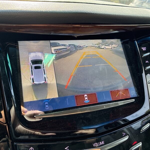 2020 Cadillac Escalade Luxury   - Photo 22 - Sherman Oaks, CA 91423
