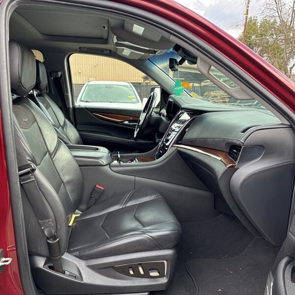 2020 Cadillac Escalade Luxury   - Photo 17 - Sherman Oaks, CA 91423