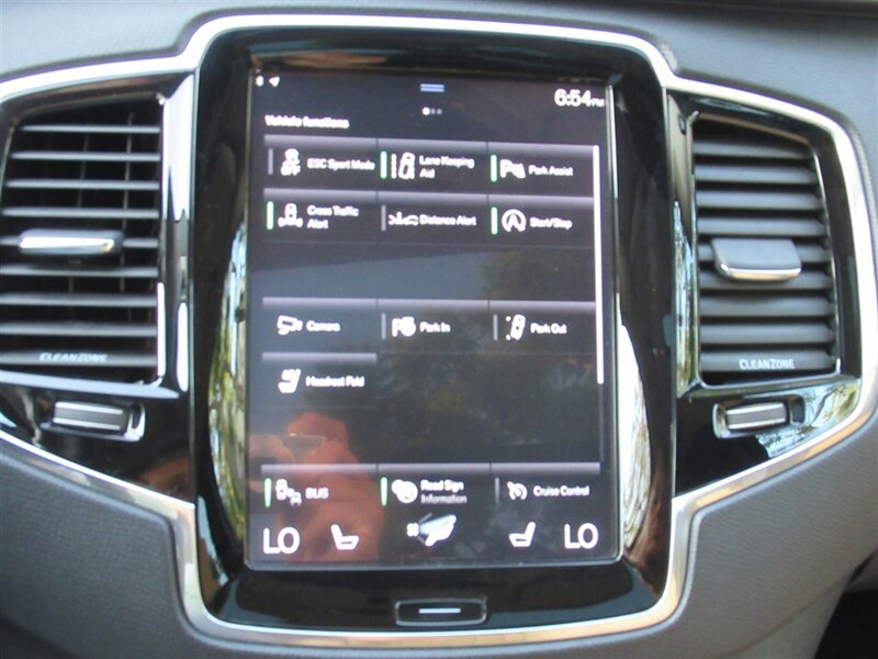 2016 Volvo XC90 T6 Momentum   - Photo 27 - Sherman Oaks, CA 91423
