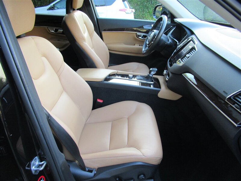 2016 Volvo XC90 T6 Momentum   - Photo 46 - Sherman Oaks, CA 91423