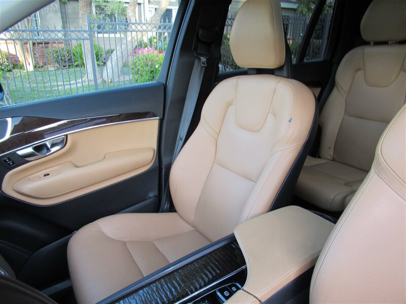 2016 Volvo XC90 T6 Momentum   - Photo 22 - Sherman Oaks, CA 91423