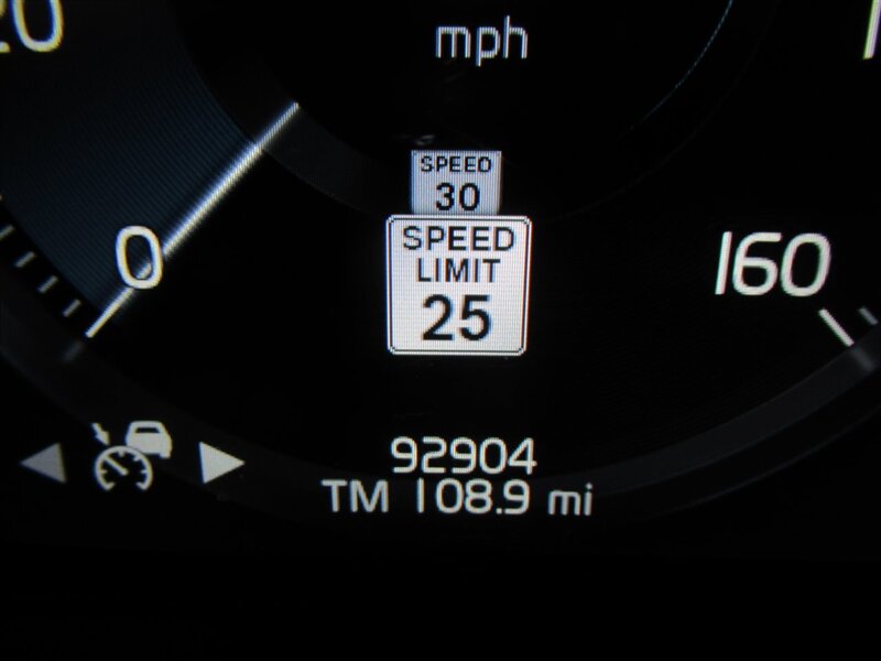2016 Volvo XC90 T6 Momentum   - Photo 31 - Sherman Oaks, CA 91423