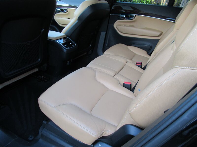 2016 Volvo XC90 T6 Momentum   - Photo 36 - Sherman Oaks, CA 91423