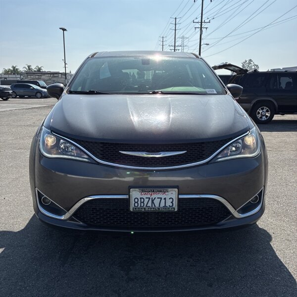 2017 Chrysler Pacifica Touring Plus   - Photo 2 - Sherman Oaks, CA 91423