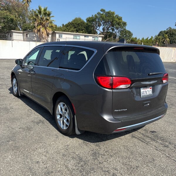 2017 Chrysler Pacifica Touring Plus   - Photo 8 - Sherman Oaks, CA 91423