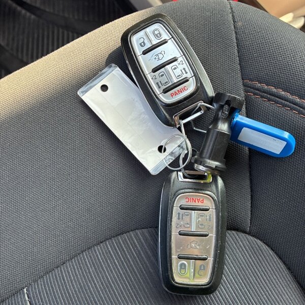 2017 Chrysler Pacifica Touring Plus   - Photo 22 - Sherman Oaks, CA 91423