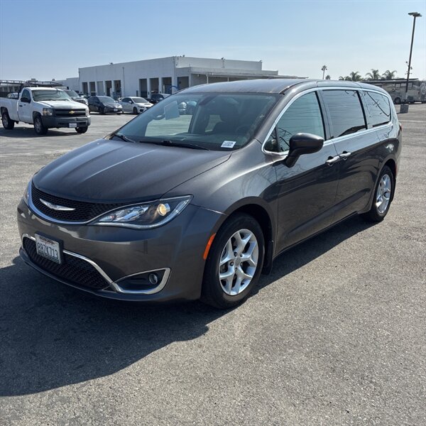 2017 Chrysler Pacifica Touring Plus   - Photo 1 - Sherman Oaks, CA 91423
