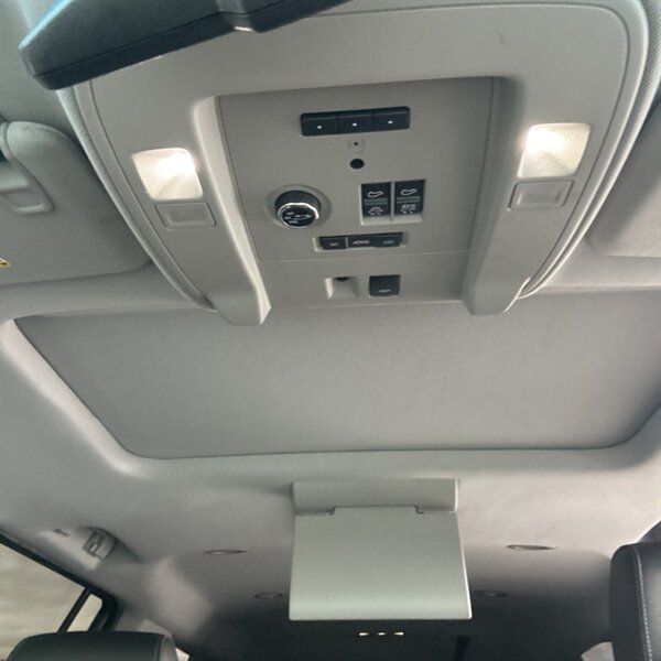 2018 GMC Yukon XL Denali   - Photo 27 - Sherman Oaks, CA 91423