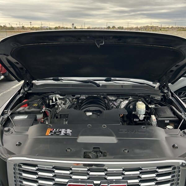 2018 GMC Yukon XL Denali   - Photo 15 - Sherman Oaks, CA 91423