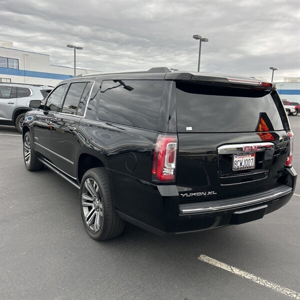 2018 GMC Yukon XL Denali   - Photo 10 - Sherman Oaks, CA 91423