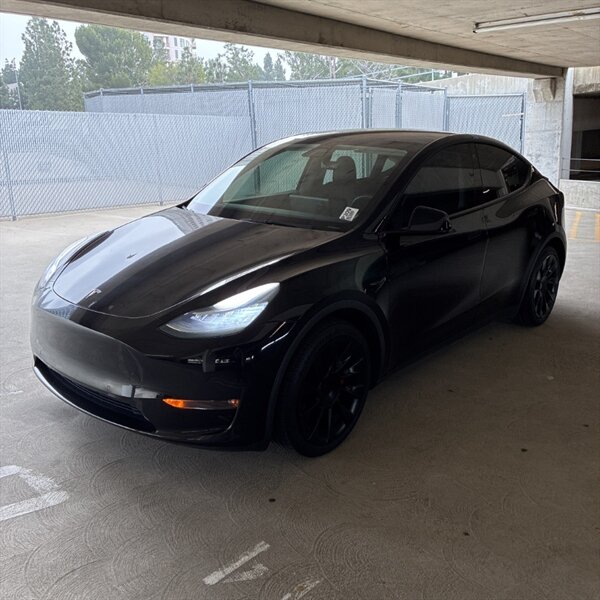 2021 Tesla Model Y Long Range   - Photo 1 - Sherman Oaks, CA 91423
