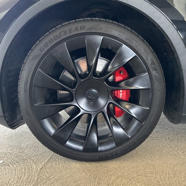 2021 Tesla Model Y Long Range   - Photo 12 - Sherman Oaks, CA 91423