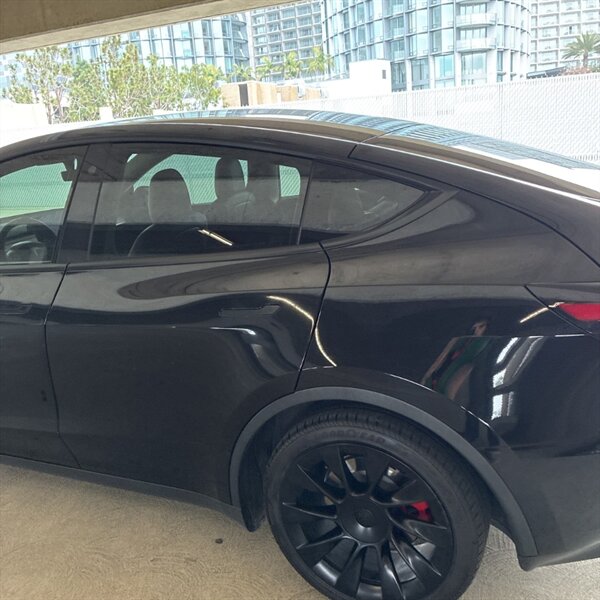 2021 Tesla Model Y Long Range   - Photo 9 - Sherman Oaks, CA 91423