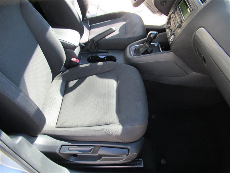 2015 Volkswagen Jetta SE   - Photo 29 - Sherman Oaks, CA 91423