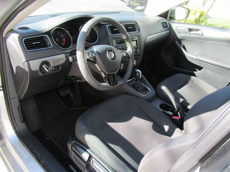 2015 Volkswagen Jetta SE   - Photo 16 - Sherman Oaks, CA 91423