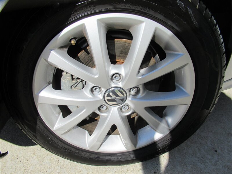 2015 Volkswagen Jetta SE   - Photo 13 - Sherman Oaks, CA 91423