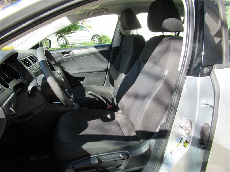 2015 Volkswagen Jetta SE   - Photo 15 - Sherman Oaks, CA 91423