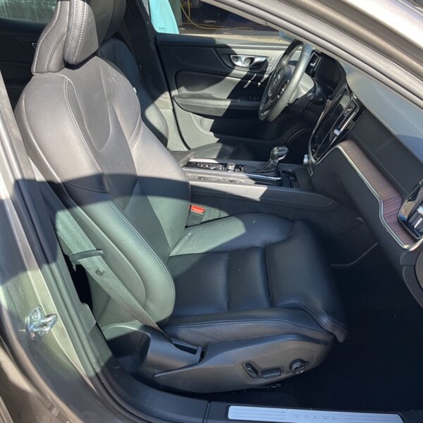 2019 Volvo S60 T6 Inscription   - Photo 16 - Sherman Oaks, CA 91423