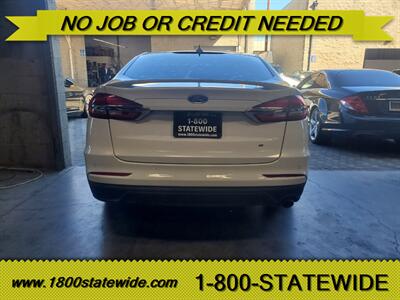 2020 Ford Fusion SE   - Photo 4 - Sun Valley, CA 91352