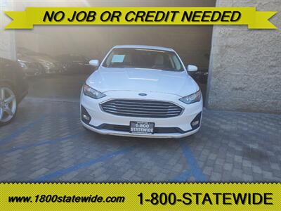 2020 Ford Fusion SE   - Photo 2 - Sun Valley, CA 91352