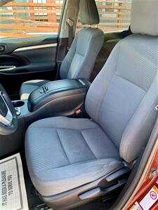 2017 Toyota Highlander LE   - Photo 9 - Spokane Valley, WA 99212