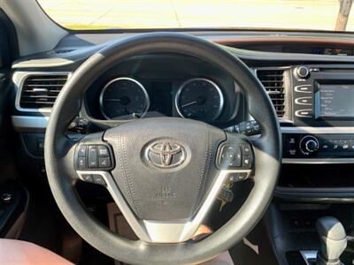 2017 Toyota Highlander LE   - Photo 19 - Spokane Valley, WA 99212