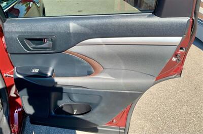 2017 Toyota Highlander LE   - Photo 13 - Spokane Valley, WA 99212