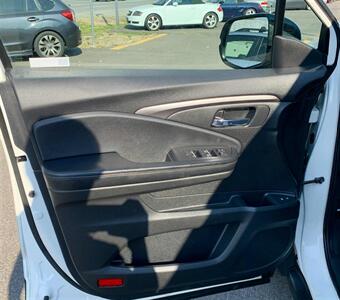 2018 Honda Pilot EX-L w/Honda Sensing   - Photo 9 - Spokane Valley, WA 99212