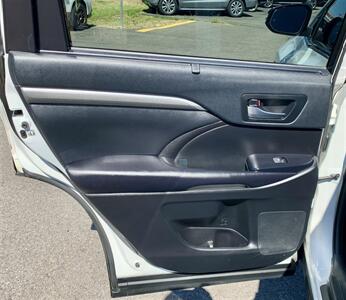 2019 Toyota Highlander SE   - Photo 11 - Spokane Valley, WA 99212