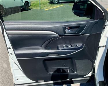 2019 Toyota Highlander SE   - Photo 9 - Spokane Valley, WA 99212