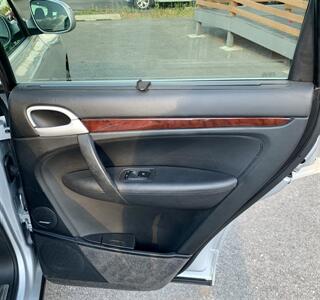 2005 Porsche Cayenne Turbo   - Photo 13 - Spokane Valley, WA 99212