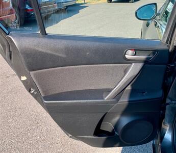 2011 Mazda Mazda3 i Touring - Photo 11 - Spokane Valley, WA 99212