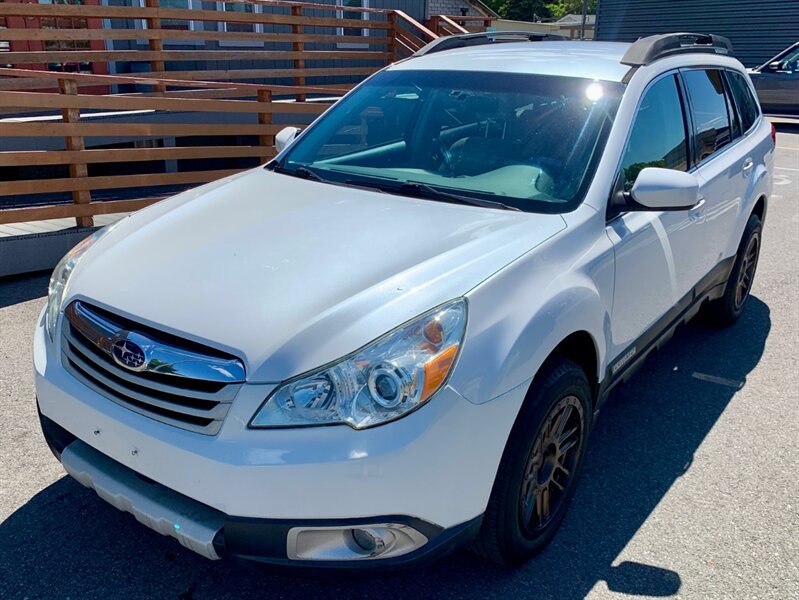 2011 Subaru Outback 3.6R Limited   - Photo 1 - Spokane Valley, WA 99212