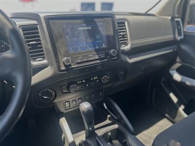 2022 Nissan Frontier SV   - Photo 4 - Yuma, AZ 85364