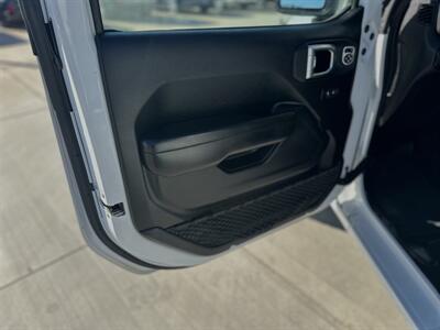 2021 Jeep Wrangler Sport   - Photo 7 - Somerton, AZ 85350