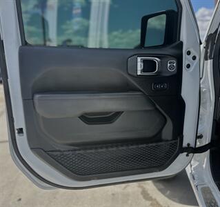2020 Jeep Gladiator Rubicon   - Photo 8 - Somerton, AZ 85350