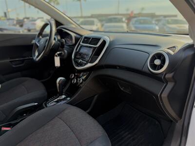 2020 Chevrolet Sonic LT - Photo 5 - Yuma, AZ 85364