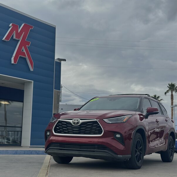 2022 Toyota Highlander LE - Photo 1 - Yuma, AZ 85364