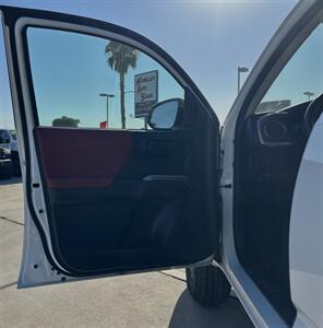 2023 Toyota Tacoma SR5 V6   - Photo 6 - Yuma, AZ 85364