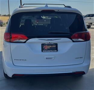 2018 Chrysler Pacifica Limited   - Photo 12 - Yuma, AZ 85365