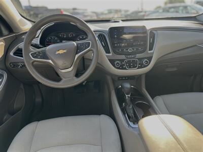 2022 Chevrolet Malibu LT   - Photo 2 - Somerton, AZ 85350