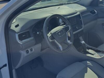 2019 GMC Acadia SLE-1 - Photo 3 - Yuma, AZ 85364