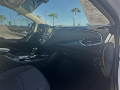 2018 Chevrolet Malibu LT   - Photo 6 - Yuma, AZ 85364