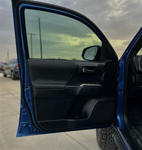 2018 Toyota Tacoma SR5 V6   - Photo 6 - Yuma, AZ 85365